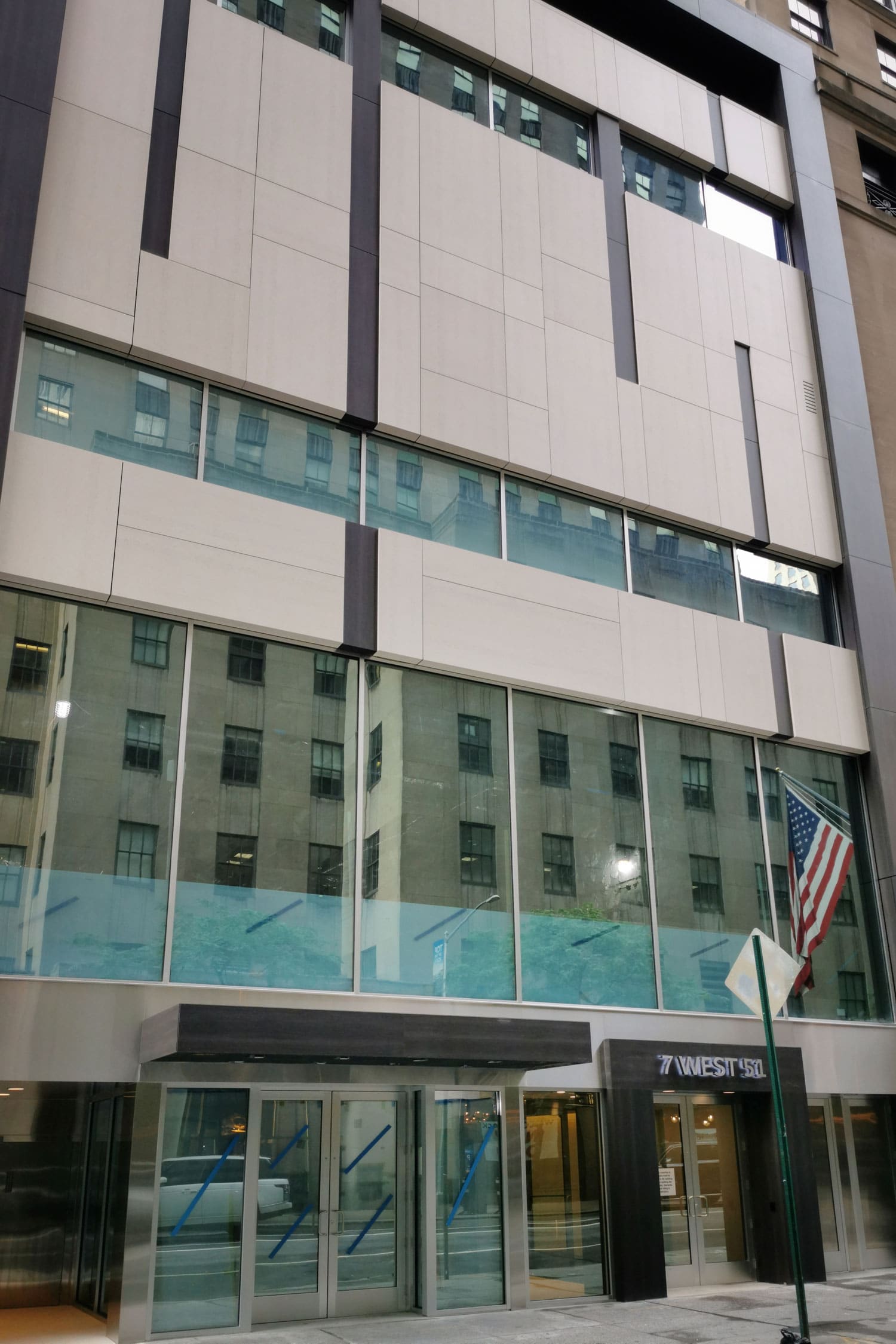 Image number 15 of the current section of Manhattan facade 7 West 51st in Cosentino Australia