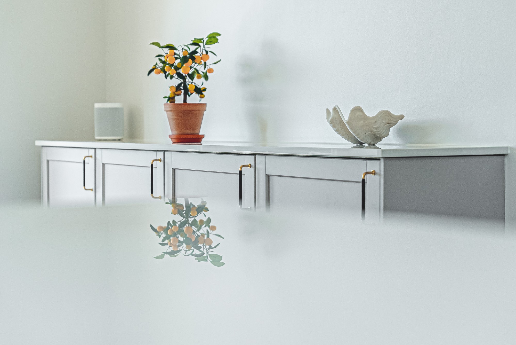 Image number 26 of the current section of A bright, long-lasting kitchen worktop as the perfect backdrop for pictures in Cosentino Australia