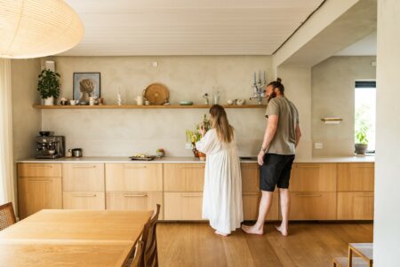 A seamless worktop for a Nordic home renovated with love