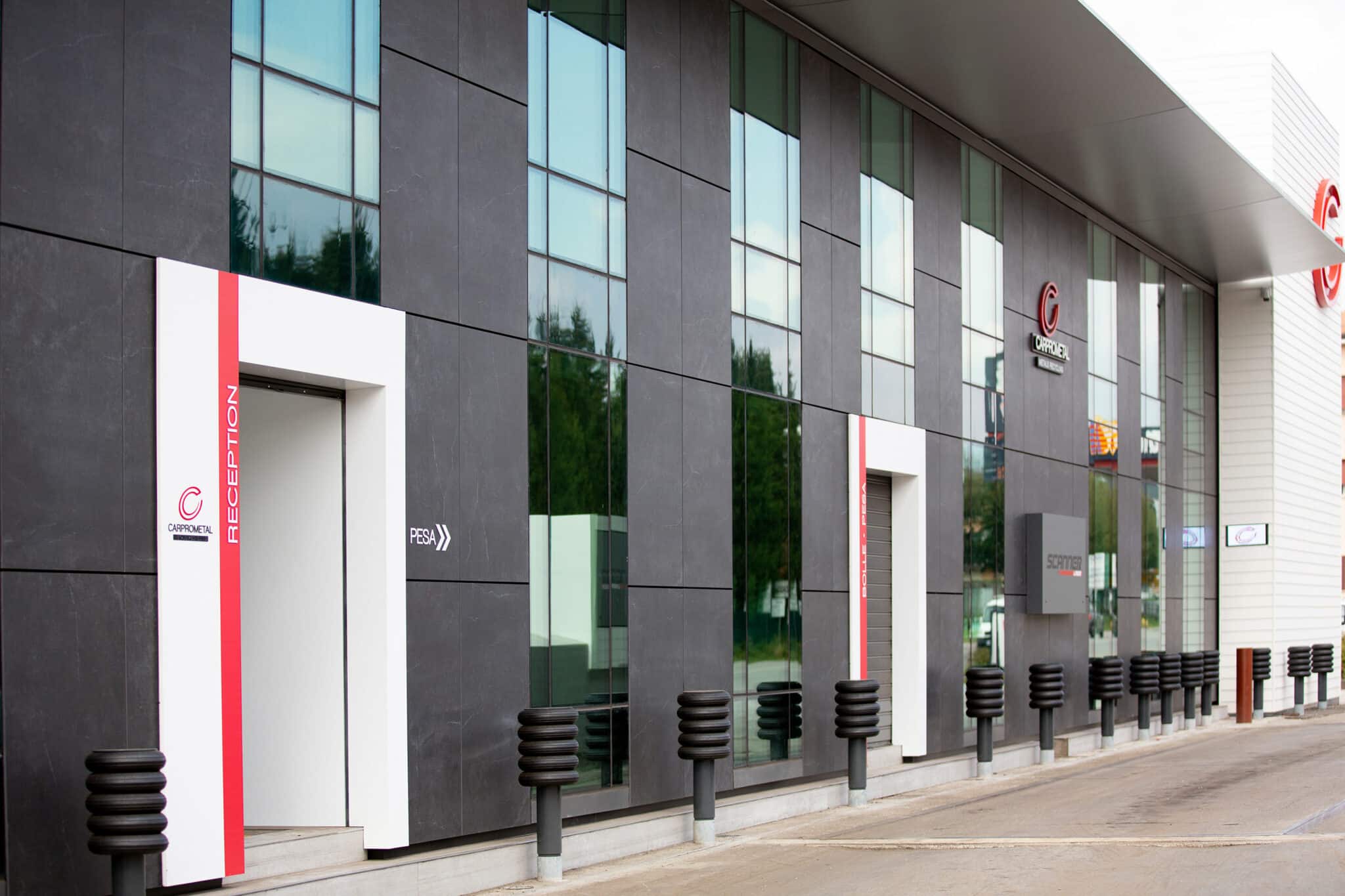 Image number 25 of the current section of Carprometal building in Cosentino UK