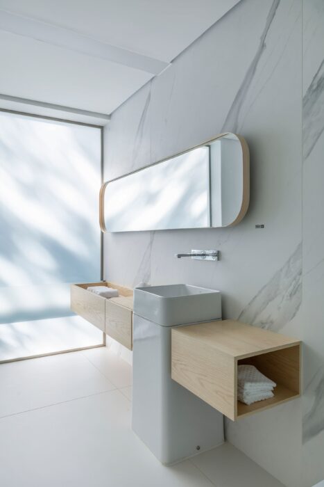 Image of Casa Conteiner Dekton Silestone Sensa 5 in Bathroom Flooring - Cosentino