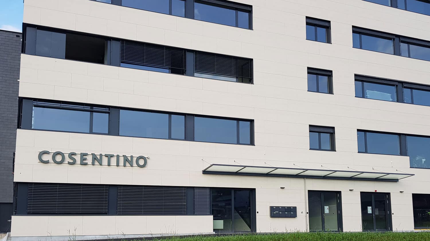 Image number 25 of the current section of Cosentino Center Zurich in Cosentino Ireland