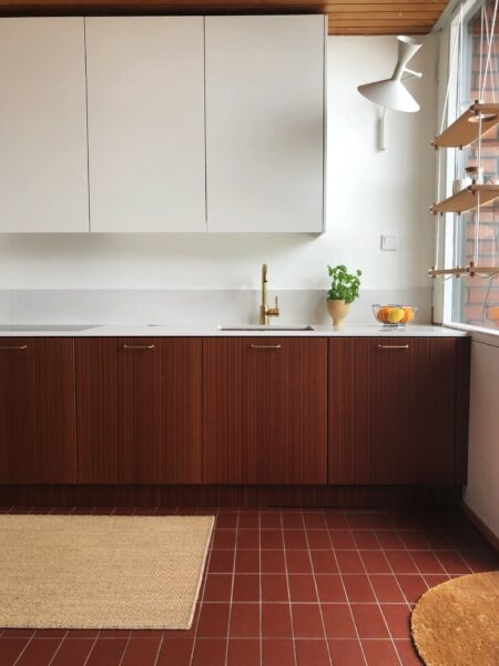 A kitchen reminiscent of the 1960s