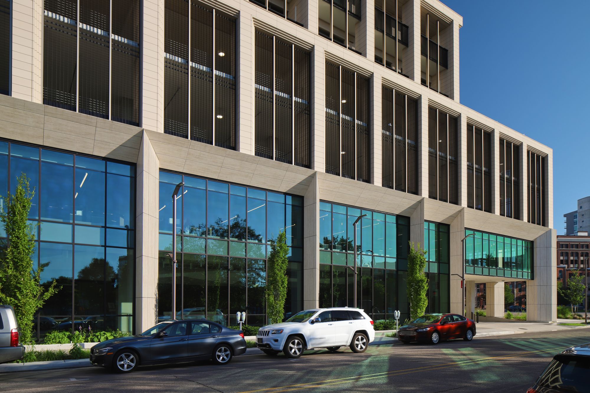 Imagen número 28 de la sección actual de Una compleja fachada Dekton para el edificio Warner de Michigan