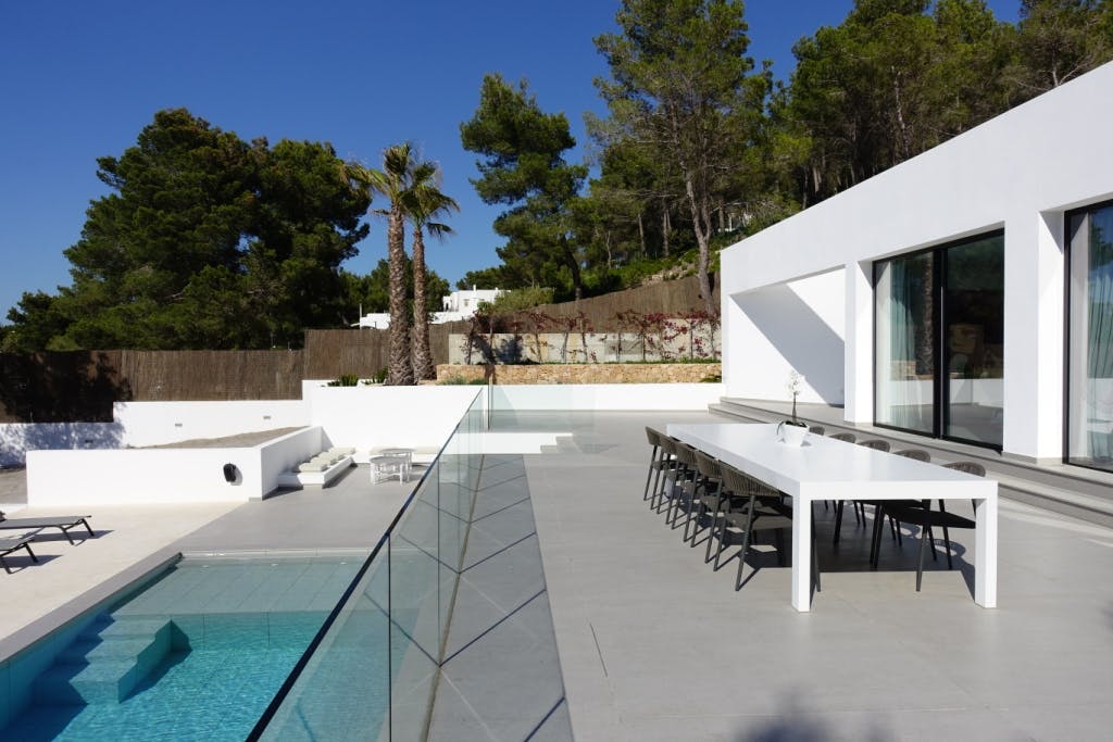 Imagen número 17 de la sección actual de Villa Omnia en Ibiza con Dekton® y Silestone®