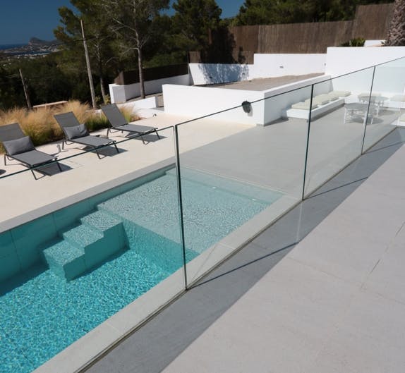 Imagen número 22 de la sección actual de Villa Omnia en Ibiza con Dekton® y Silestone®