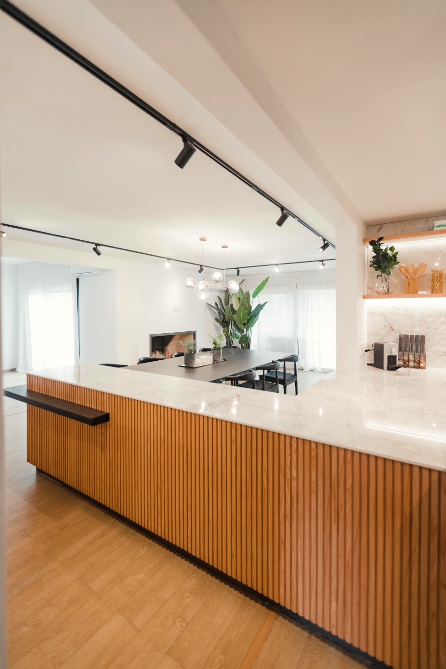 Numéro d'image 33 de la section actuelle de Kitchen and dining room merged by a precise design de Cosentino Canada