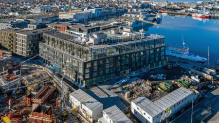 Numéro d'image 15 de la section actuelle de DKTN clads the façade of Iceland’s first five-star hotel for its ability to withstand the most demanding weather conditions de Cosentino France