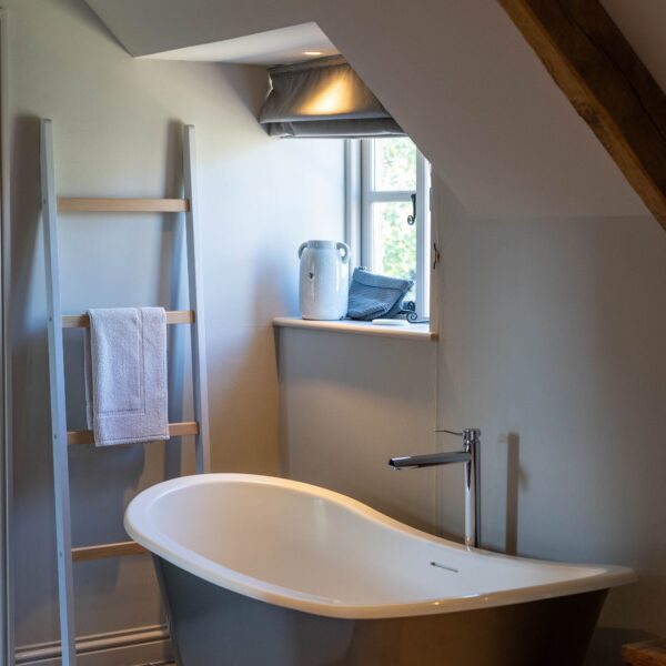 Image of baño gris blanco in Vijf coole ontwerp ideeën voor grijze en witte badkamers - Cosentino
