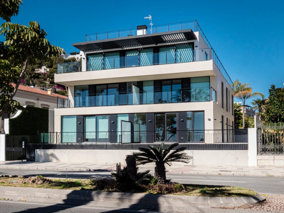 A Mediterranean-inspired facade thanks to Dekton