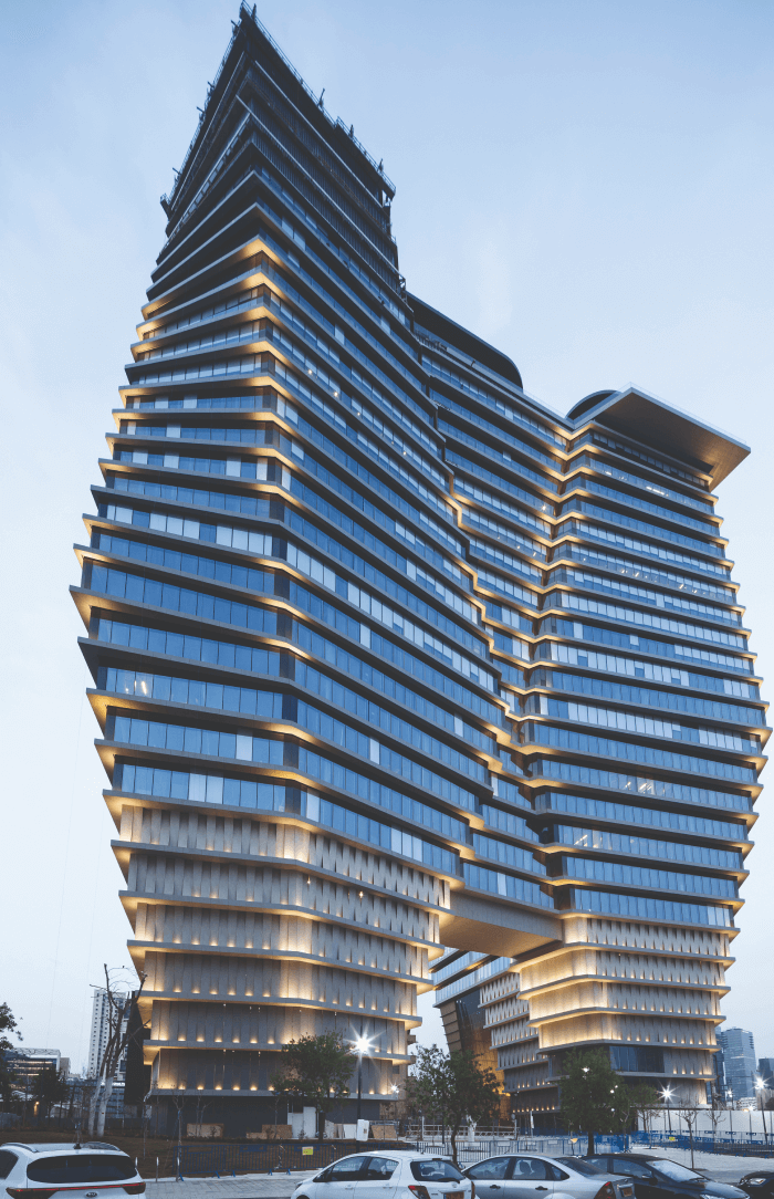 Image number 16 of the current section of Excellence in ultra-compact façades of Cosentino USA