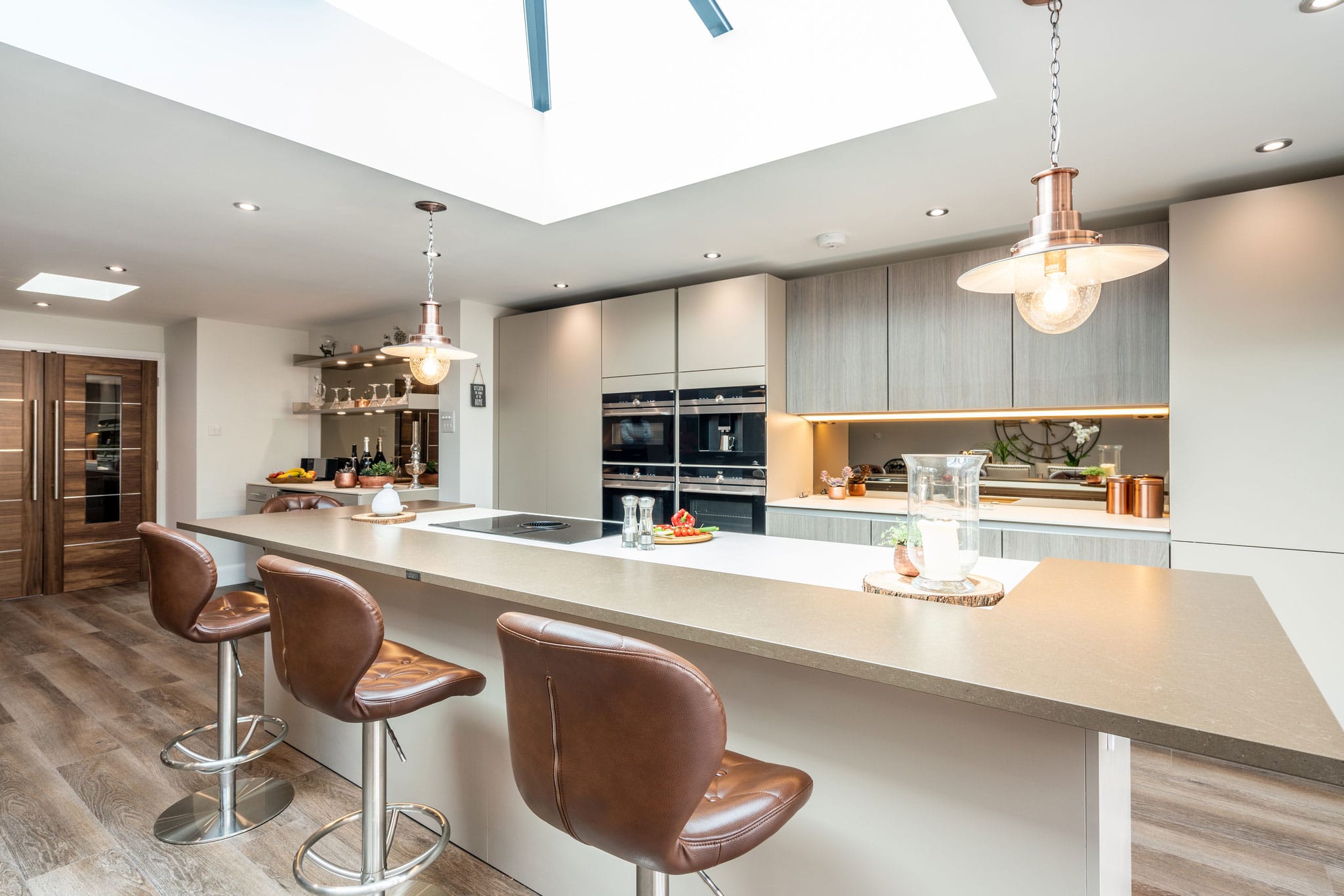 Image of Myers Touch Daniels Kitchen 01038 ZF 2442 14358 1 034 in A space designed for socializing - Cosentino