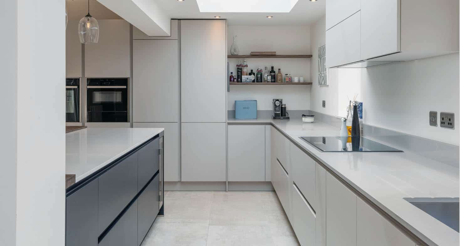Image of cocinas 08 02 in White and grey tones combined with wood - Cosentino