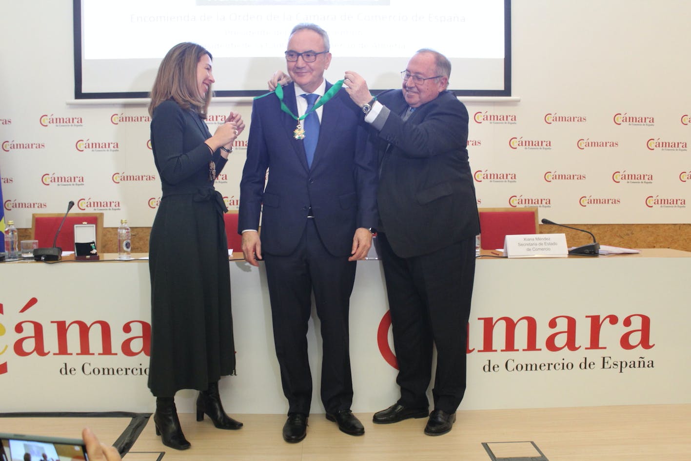 Image of Entrega Encomienda Francisco Cosentino 1 in Cosentino receives the Commendation of the Order of the Spanish Chamber - Cosentino