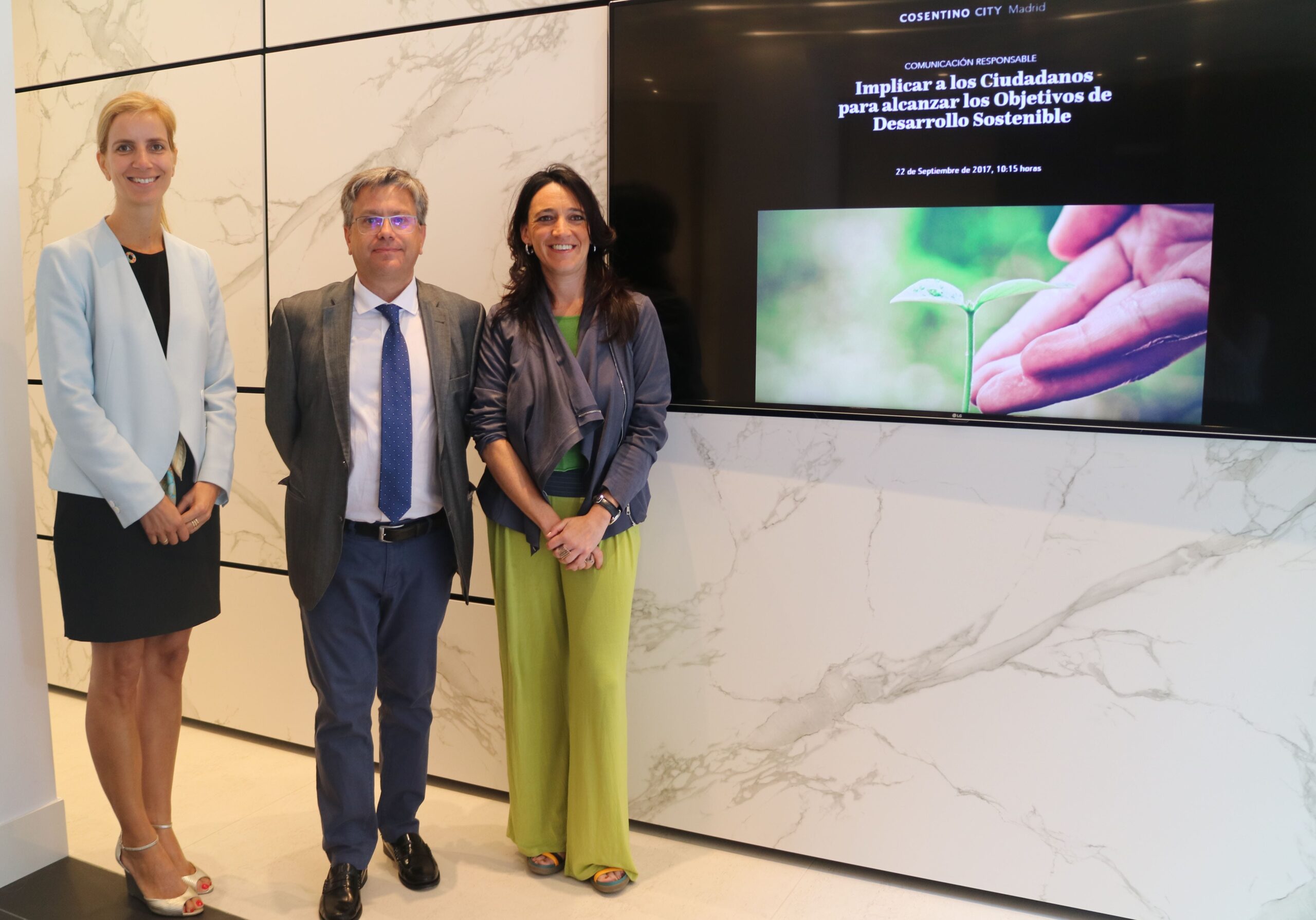 Image of Lucia Garcia Santiago Alfonso Cristina Mongue 4 scaled in Cosentino Group presents the first Sustainability Report on Instagram - Cosentino