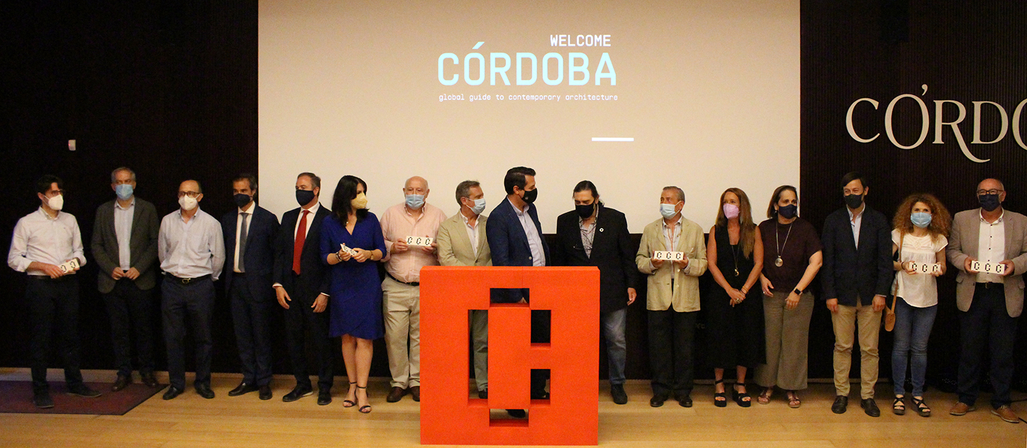 Image of Foto de famlia frontal in Over 150 projects from Córdoba’s most outstanding contemporary architecture join the “C-guide” - Cosentino